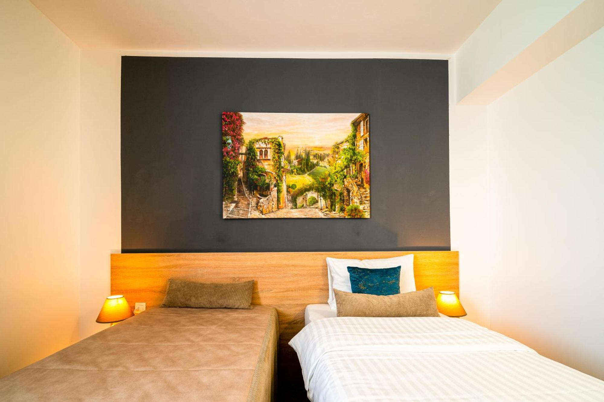 Hotel Rk Ghimbav Exterior photo
